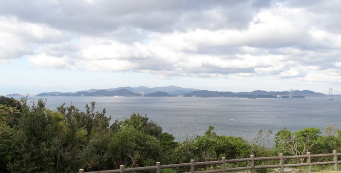 淡路島から望む剣山